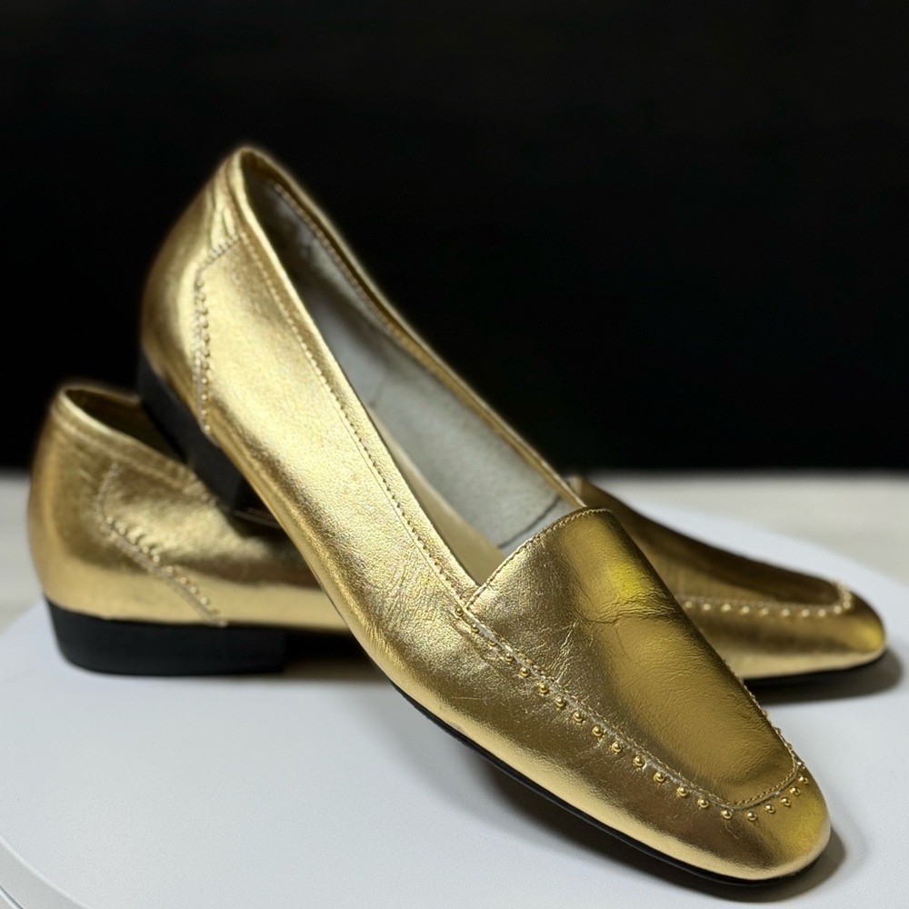 Carriage Court Women’s 6.5 Gold Leather Loafers Metallic Flats Holiday Chic‎